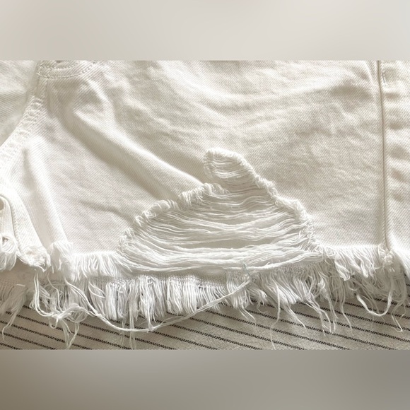 KanCan Womens M Solid White Denim Jean Shorts w/ Frayed Edge Boho Coastal Beach - Picture 4 of 15